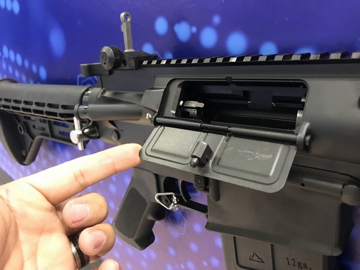 Vũ khí nhái của Trung Quốc tràn ngập triển lãm vũ khí quốc tế IWA 2018 - Ảnh 13. Vũ khí nhái của Trung Quốc tràn ngập triển lãm vũ khí quốc tế IWA 2018 - Ảnh 13.