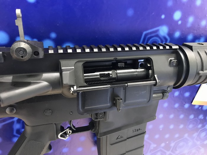 Vũ khí nhái của Trung Quốc tràn ngập triển lãm vũ khí quốc tế IWA 2018 - Ảnh 12. Vũ khí nhái của Trung Quốc tràn ngập triển lãm vũ khí quốc tế IWA 2018 - Ảnh 12.