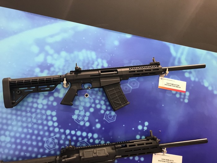 Vũ khí nhái của Trung Quốc tràn ngập triển lãm vũ khí quốc tế IWA 2018 - Ảnh 15. Vũ khí nhái của Trung Quốc tràn ngập triển lãm vũ khí quốc tế IWA 2018 - Ảnh 15.