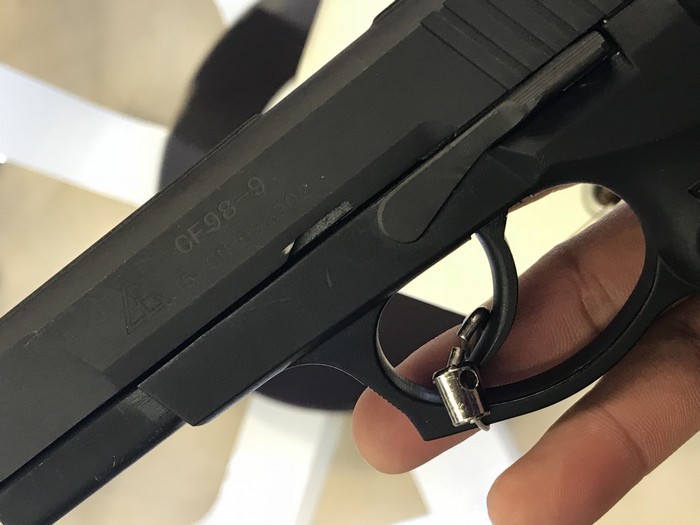 Vũ khí nhái của Trung Quốc tràn ngập triển lãm vũ khí quốc tế IWA 2018 - Ảnh 3. Vũ khí nhái của Trung Quốc tràn ngập triển lãm vũ khí quốc tế IWA 2018 - Ảnh 3.