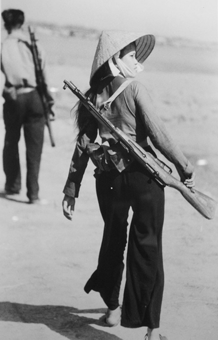 Việt Nam dùng thô sơ thắng hiện đại: 3 khẩu AK hạ gục sứ giả chiến tranh Tomahawk? - Ảnh 2. Việt Nam dùng thô sơ thắng hiện đại: 3 khẩu AK hạ gục sứ giả chiến tranh Tomahawk? - Ảnh 2.