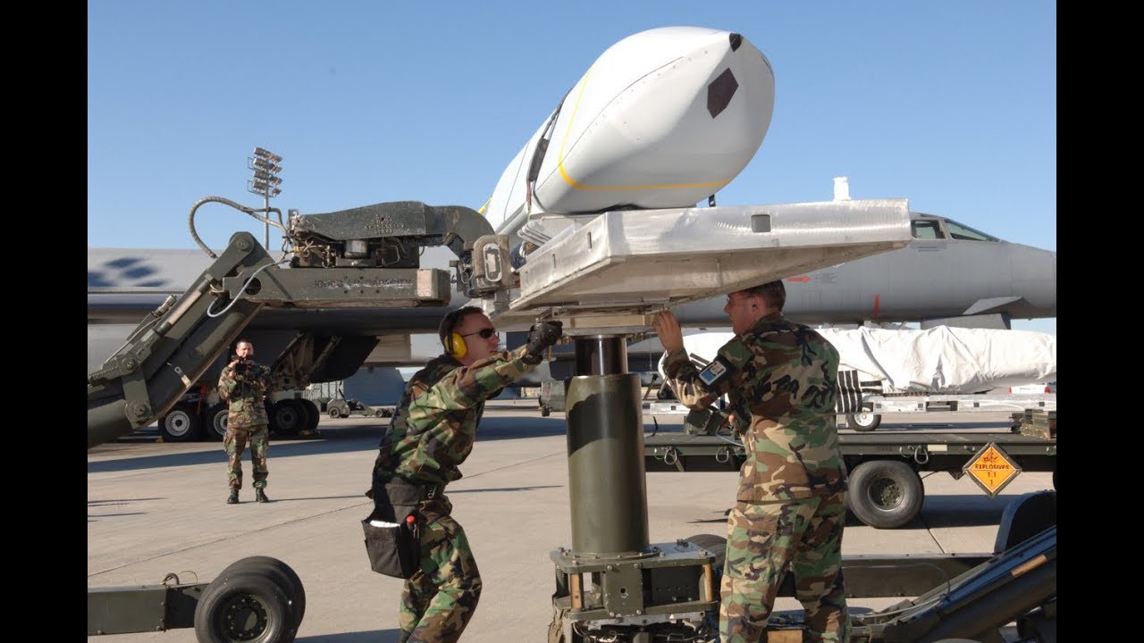 Nga bất ngờ có 2 tên lửa tối tân của Mỹ và liên quân – Món quà quý giá từ Syria - Ảnh 1. Nga bất ngờ có 2 tên lửa tối tân của Mỹ và liên quân – Món quà quý giá từ Syria - Ảnh 1.