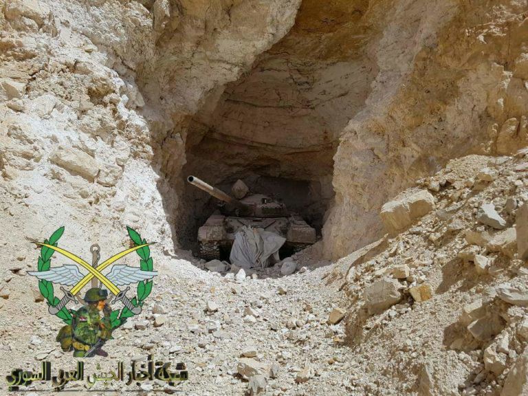 Phiến quân thánh chiến đầu hàng, giao nộp gần 40 xe tăng cho Quân đội Chính phủ Syria - Ảnh 1. Phiến quân thánh chiến đầu hàng, giao nộp gần 40 xe tăng cho Quân đội Chính phủ Syria - Ảnh 1.