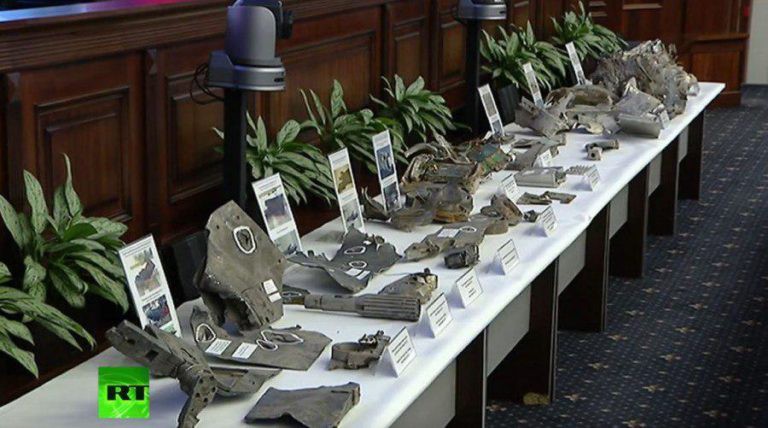 Nga công bố những hình ảnh đầu tiên về 2 quả tên lửa tối tân tấn công Syria bị tóm sống - Ảnh 1. Nga công bố những hình ảnh đầu tiên về 2 quả tên lửa tối tân tấn công Syria bị tóm sống - Ảnh 1.