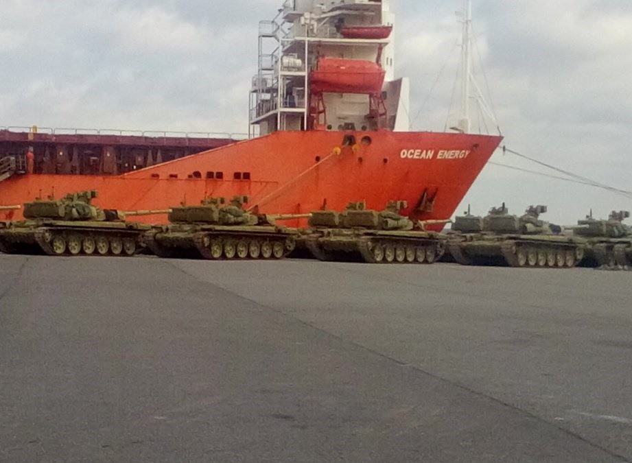 TIN VUI: Xe tăng T-90S về Việt Nam - tàu Ocean Energy đang nhận hàng ở cảng? - Ảnh 1. TIN VUI: Xe tăng T-90S về Việt Nam - tàu Ocean Energy đang nhận hàng ở cảng? - Ảnh 1.