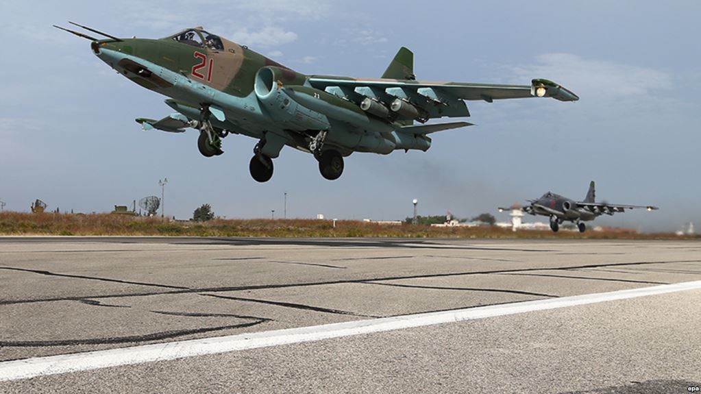 Su-25 đấu Su-34: Quạ đen đánh với Vịt bầu - KQ Nga nhức nhối? - Ảnh 4. Su-25 đấu Su-34: Quạ đen đánh với Vịt bầu - KQ Nga nhức nhối? - Ảnh 4.