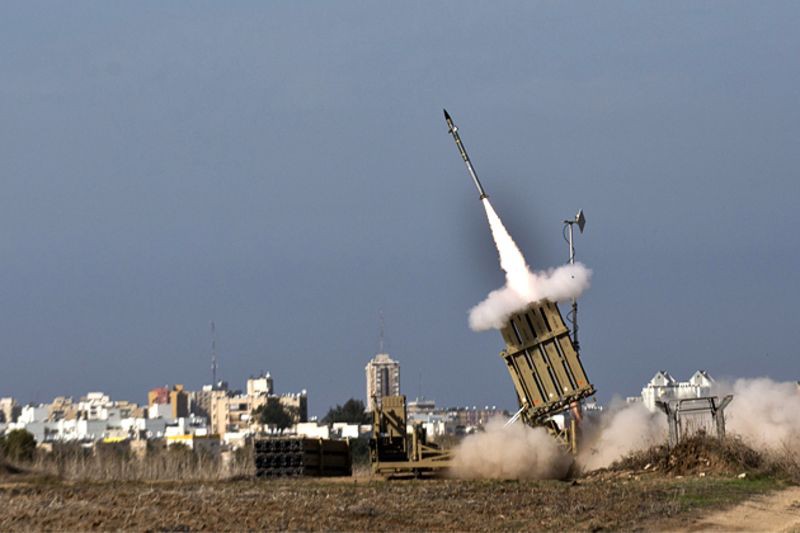 Vòm Sắt Israel chỉ đánh chặn được 4 quả rocket của Syria: Sự thật nào còn ở phía sau? - Ảnh 2. Vòm Sắt Israel chỉ đánh chặn được 4 quả rocket của Syria: Sự thật nào còn ở phía sau? - Ảnh 2.