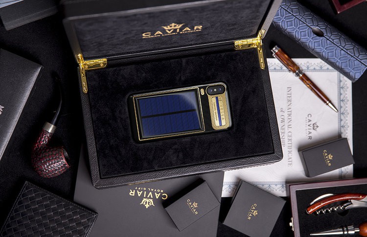 Xuất hiện iPhone X Tesla giá gần tỷ đồng, có pin mặt trời lướt web cả ngày không lo hết - ảnh 9 Xuất hiện iPhone X Tesla giá gần tỷ đồng, có pin mặt trời lướt web cả ngày không lo hết - Ảnh 9.