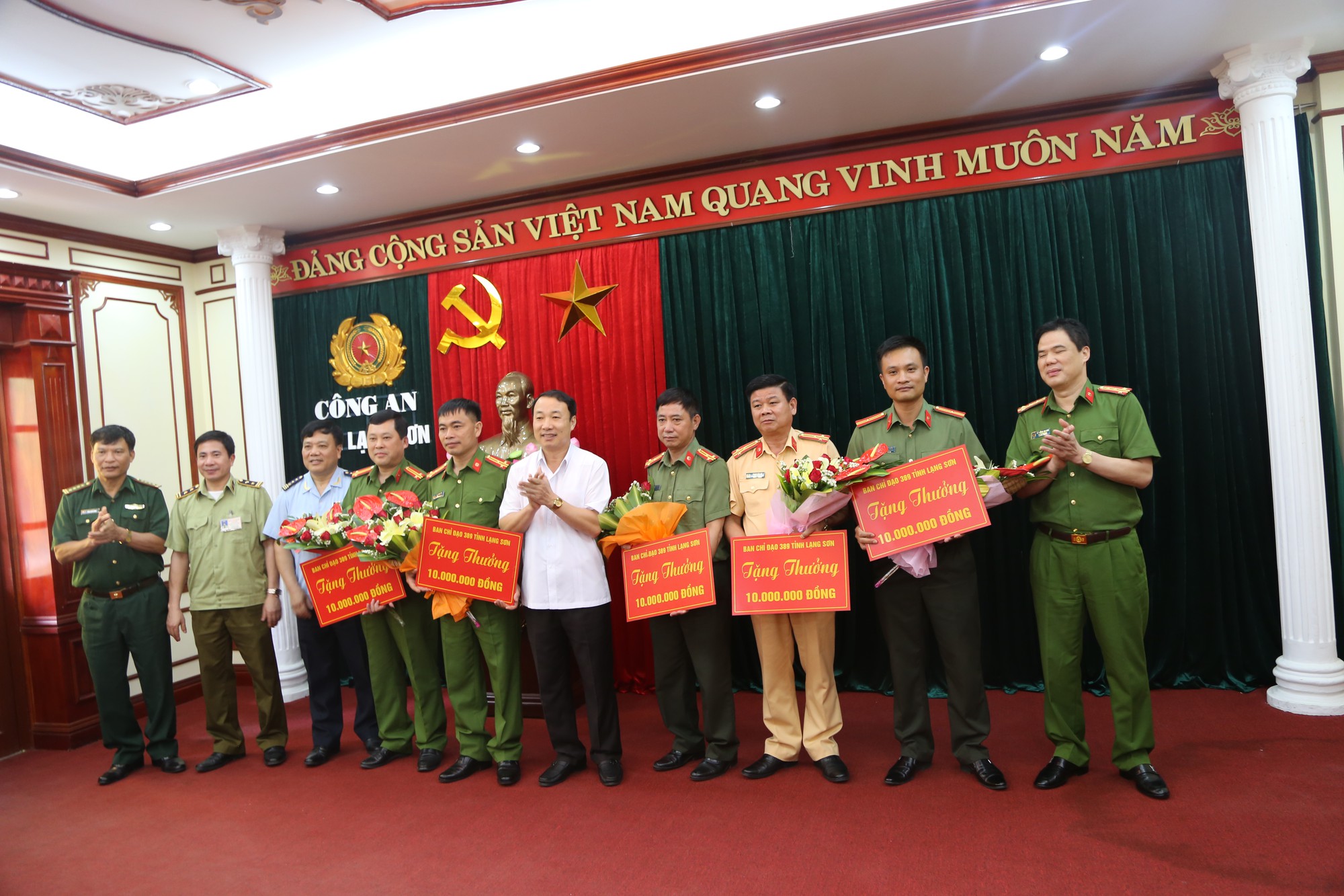500 ngày truy lùng đại gia ma túy Triệu Ký Voòng do Giám đốc Công an Lạng Sơn chỉ đạo - ảnh 1 500 ngày truy lùng đại gia ma túy Triệu Ký Voòng do Giám đốc Công an Lạng Sơn chỉ đạo - Ảnh 2.