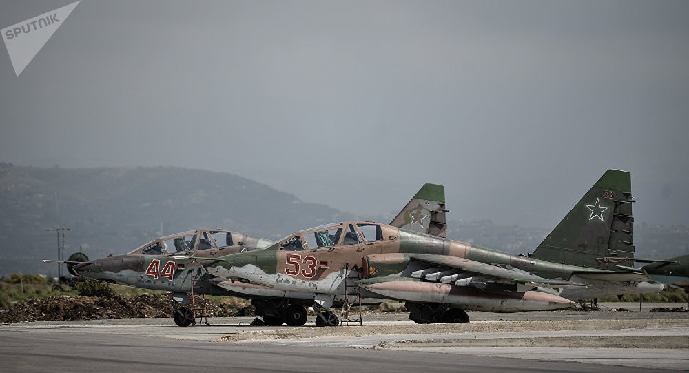 Phản đòn vụ tập kích Khmeimim, Hải quân Nga nã tên lửa hành trình diệt phiến quân Syria - Ảnh 1. Phản đòn vụ tập kích Khmeimim, Hải quân Nga nã tên lửa hành trình diệt phiến quân Syria - Ảnh 1.