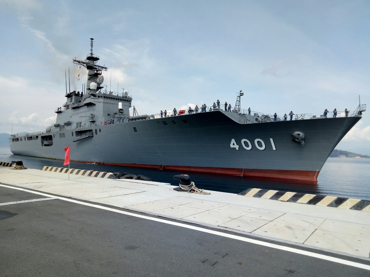 Tàu hải quân Mỹ, Nhật Bản liên tiếp vào vịnh Nha Trang và cảng quốc tế Cam Ranh - Ảnh 2. Tàu hải quân Mỹ, Nhật Bản liên tiếp vào vịnh Nha Trang và cảng quốc tế Cam Ranh - Ảnh 2.