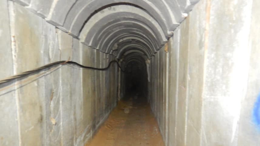 Israel không kích ác liệt, phá hủy đường hầm tấn công, tuồn vũ khí lậu - Ảnh 1. Israel không kích ác liệt, phá hủy đường hầm tấn công, tuồn vũ khí lậu - Ảnh 1.