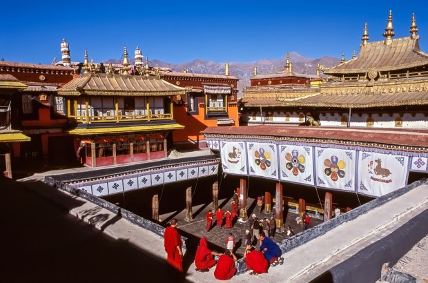Kỳ vĩ những ngôi chùa Phật giáo nổi tiếng nhất thế giới - Ảnh 4.