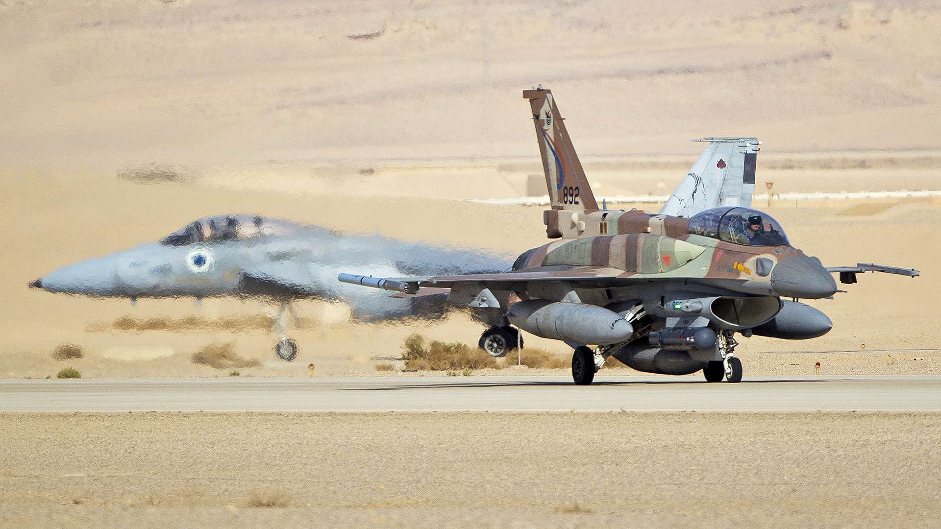 Israel luôn vượt mặt Nga ở Syria: Chiến thuật tinh ranh - Giỏi mấy cũng bị bất ngờ - Ảnh 1. Israel luôn vượt mặt Nga ở Syria: Chiến thuật tinh ranh - Giỏi mấy cũng bị bất ngờ - Ảnh 1.