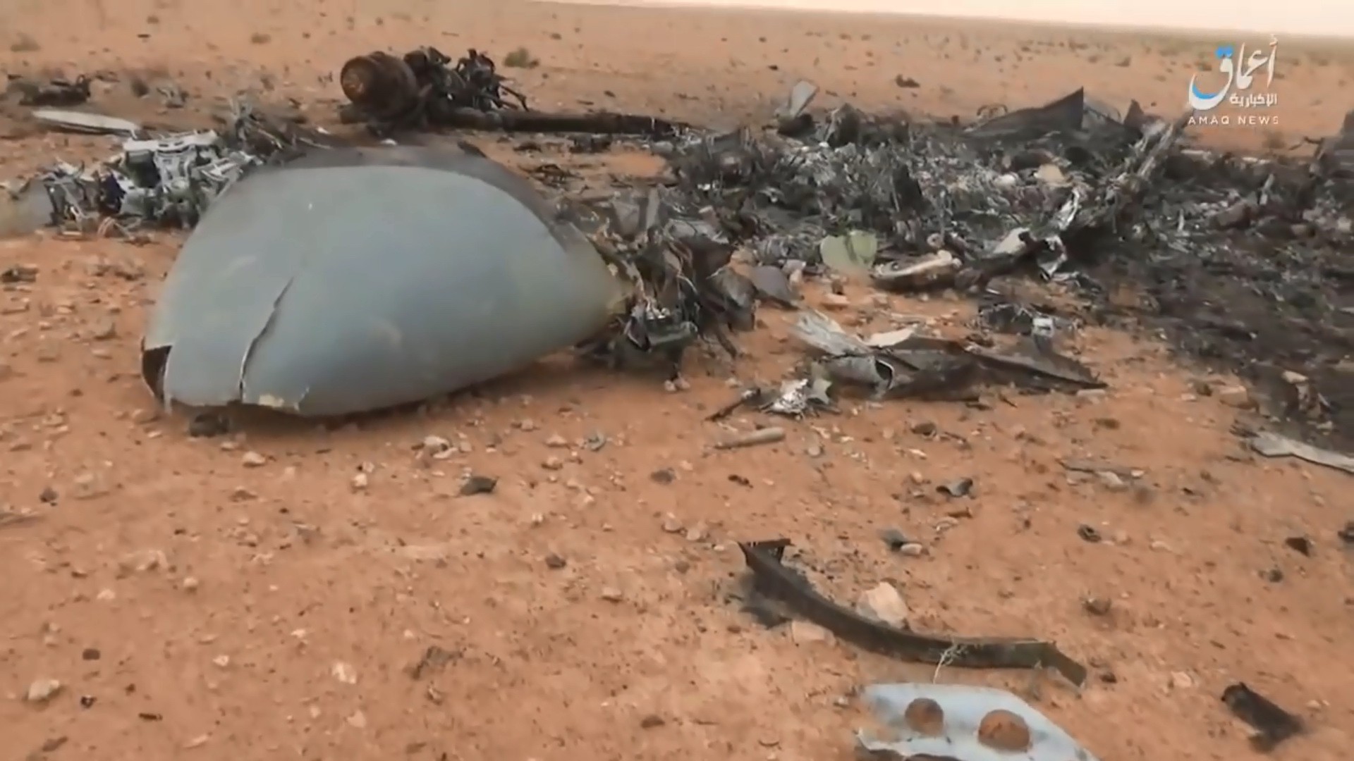 IS tung video, tuyên bố trực thăng Ka-52 của Nga bị bắn hạ - Ảnh 3. IS tung video, tuyên bố trực thăng Ka-52 của Nga bị bắn hạ - Ảnh 3.