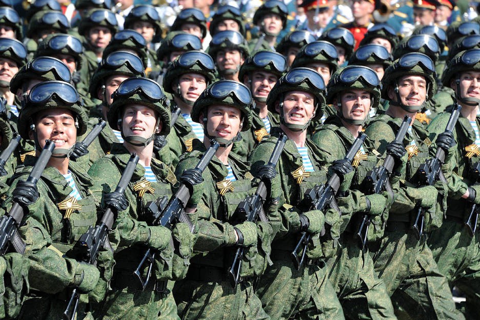 Đại tá Nguyễn Thụy Anh: Nga duyệt binh 2018 - Khoe vũ khí mới để diễu võ dương oai hay đe dọa ai? - Ảnh 3. Đại tá Nguyễn Thụy Anh: Nga duyệt binh 2018 - Khoe vũ khí mới để diễu võ dương oai hay đe dọa ai? - Ảnh 3.