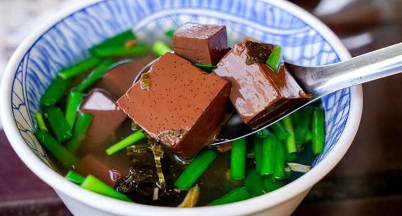 Tiết vịt có 1 dinh dưỡng cao gấp 19 lần tiết lợn: Công nhân vệ sinh tuyệt vời của cơ thể - Ảnh 1. Tiết vịt có 1 dinh dưỡng cao gấp 19 lần tiết lợn: Công nhân vệ sinh tuyệt vời của cơ thể - Ảnh 1.