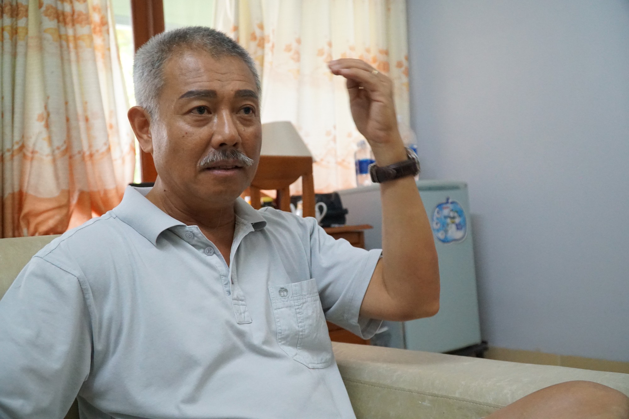 GS quần đùi Trương Nguyện Thành: Thất nghiệp thì phải về Mỹ thôi! - ảnh 2 GS quần đùi Trương Nguyện Thành: Thất nghiệp thì phải về Mỹ thôi! - Ảnh 3.