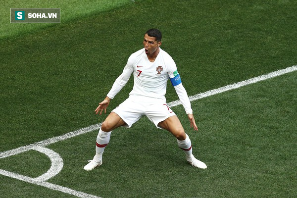 Ronaldo đang ở một đẳng cấp khác, trên tầm Messi rồi - Ảnh 1.