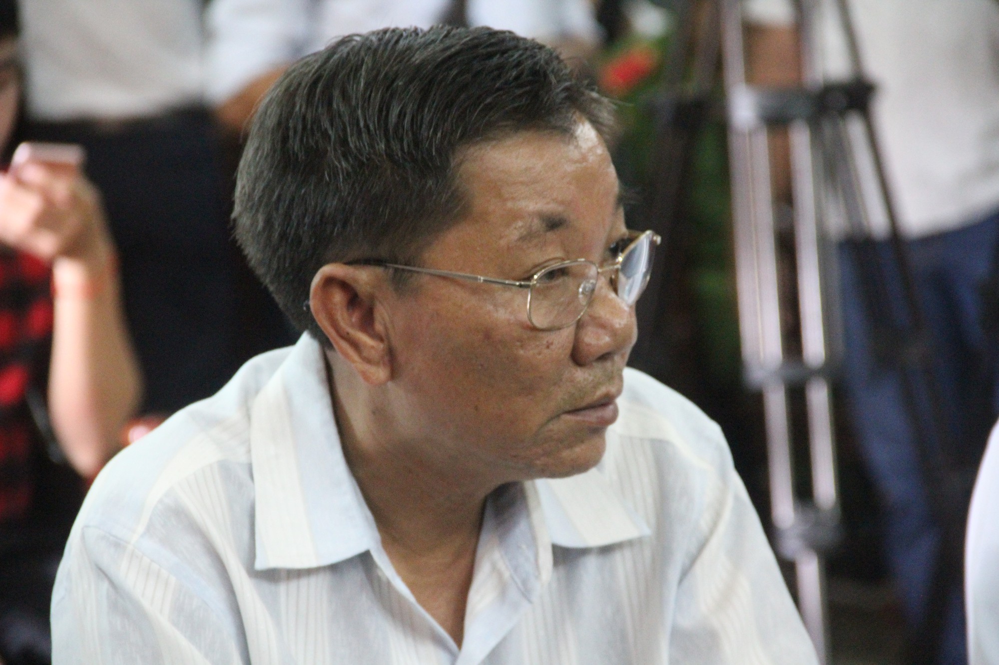 Nguyên thống đốc NHNN gây thiệt hại 15.000 tỷ đồng nói lời cuối: Tôi làm đúng lương tâm - ảnh 2 Nguyên thống đốc NHNN gây thiệt hại 15.000 tỷ đồng nói lời cuối: Tôi làm đúng lương tâm - Ảnh 3.