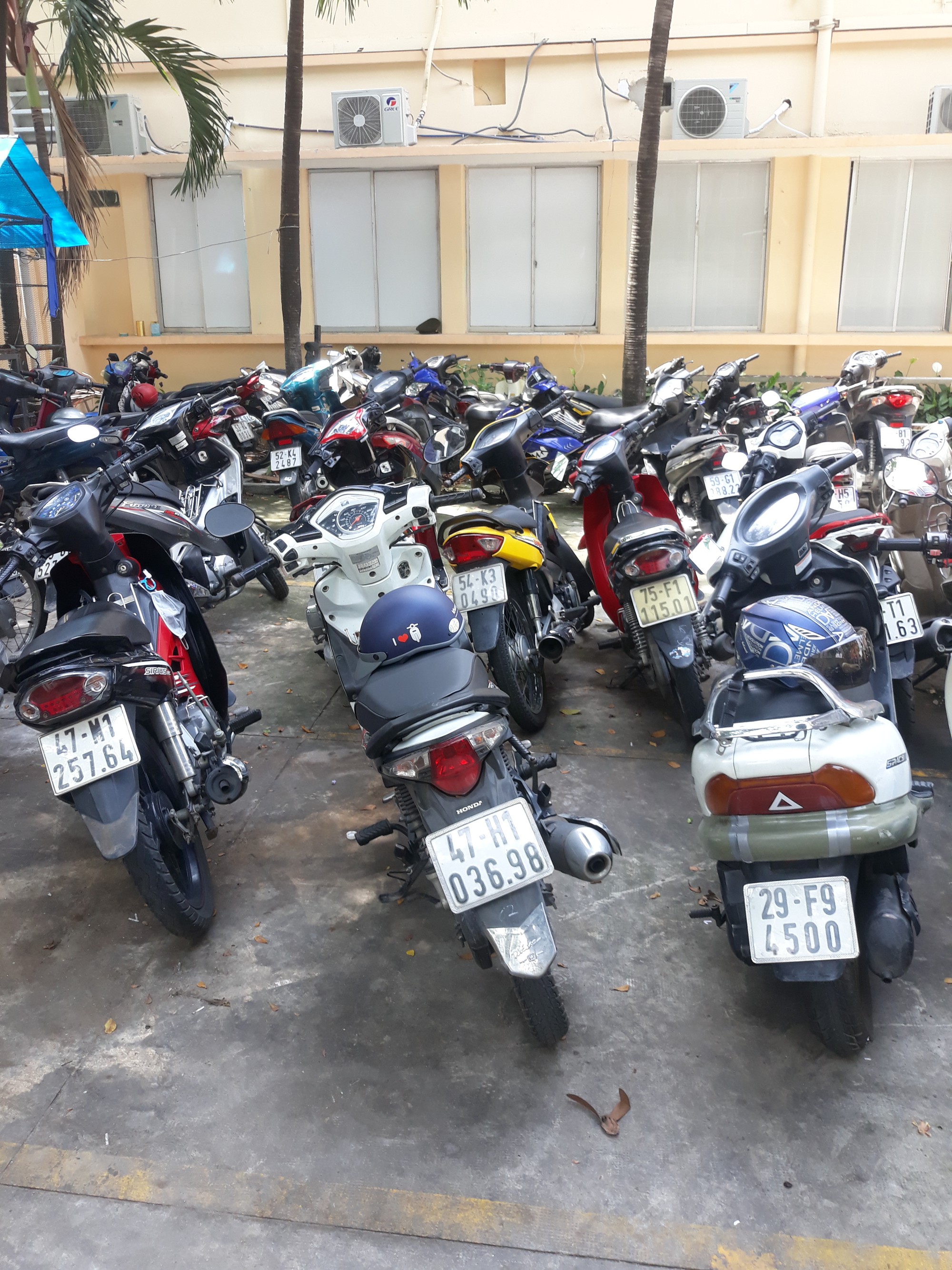 Băng trộm cắp liên quận, huyện ở Sài Gòn đã tiêu thụ hàng trăm chiếc xe gian thế nào? - ảnh 1 Băng trộm cắp liên quận, huyện ở Sài Gòn đã tiêu thụ hàng trăm chiếc xe gian thế nào? - Ảnh 1.