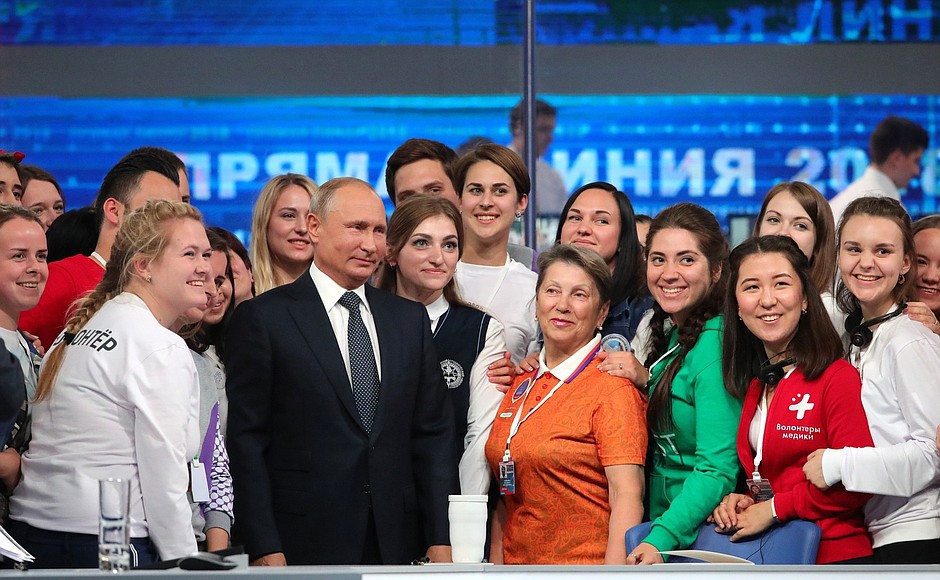 Đã đến lúc TT Putin thôi nói những lời ngọt ngào như khi tranh cử, và thực thi những chính sách không được lòng dân - Ảnh 1. Đã đến lúc TT Putin thôi nói những lời ngọt ngào như khi tranh cử, và thực thi những chính sách không được lòng dân - Ảnh 1.