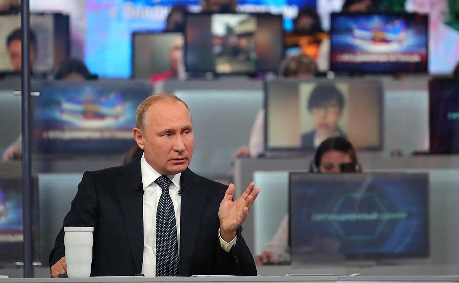Đã đến lúc TT Putin thôi nói những lời ngọt ngào như khi tranh cử, và thực thi những chính sách không được lòng dân - Ảnh 2. Đã đến lúc TT Putin thôi nói những lời ngọt ngào như khi tranh cử, và thực thi những chính sách không được lòng dân - Ảnh 2.