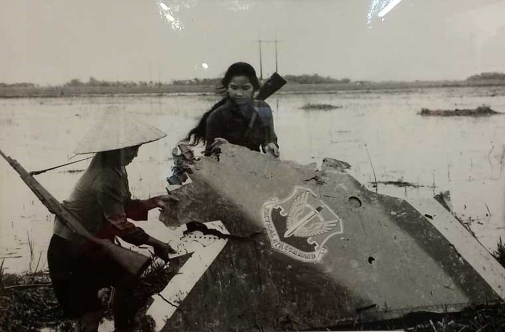 Phát bắn thần kỳ của tên lửa VN: Hạ nhục F-111 cánh cụp, cánh xòe đầu tiên trên TG - Ảnh 3. Phát bắn thần kỳ của tên lửa VN: Hạ nhục F-111 cánh cụp, cánh xòe đầu tiên trên TG - Ảnh 3.