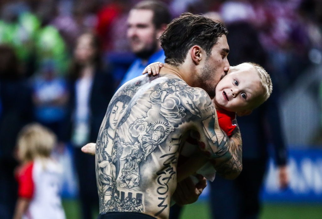 Nước mắt Tam Sư ướt đẫm Luzhniki, người Anh gạt lệ nói điều khó tin về đội tuyển - Ảnh 2. Nước mắt Tam Sư ướt đẫm Luzhniki, người Anh gạt lệ nói điều khó tin về đội tuyển - Ảnh 2.