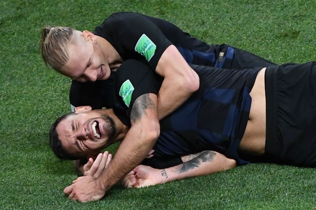 Nước mắt Tam Sư ướt đẫm Luzhniki, người Anh gạt lệ nói điều khó tin về đội tuyển - Ảnh 1. Nước mắt Tam Sư ướt đẫm Luzhniki, người Anh gạt lệ nói điều khó tin về đội tuyển - Ảnh 1.