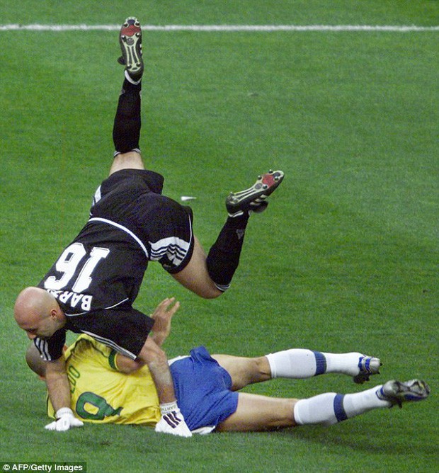20 năm trước, chuyện gì đã thực sự xảy ra với Ronaldo béo ở chung kết World Cup 1998? - Ảnh 4.