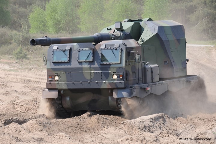 Ảnh: Sức mạnh đáng nể của pháo tự hành DONAR - Ảnh 2. Ảnh: Sức mạnh đáng nể của pháo tự hành DONAR - Ảnh 2.