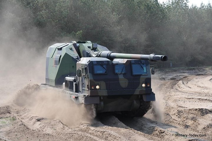 Ảnh: Sức mạnh đáng nể của pháo tự hành DONAR - Ảnh 4. Ảnh: Sức mạnh đáng nể của pháo tự hành DONAR - Ảnh 4.