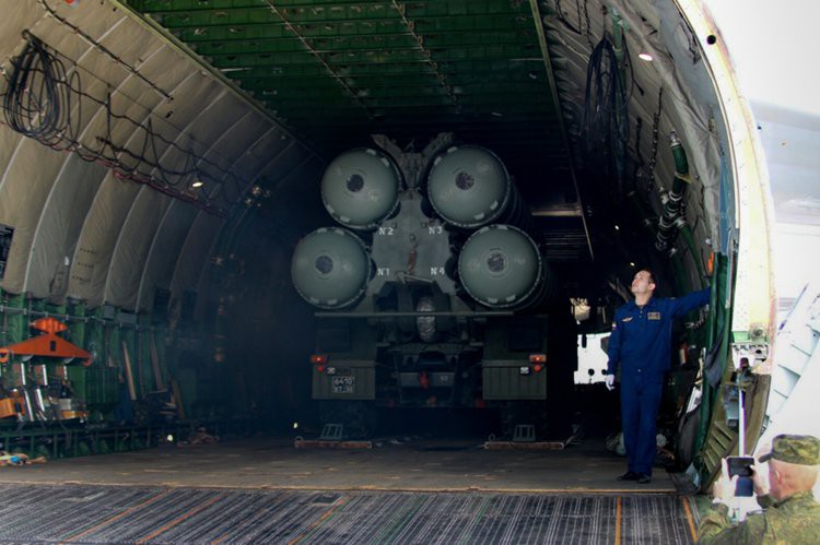 Hệ thống phòng thủ S-400 Nga: Chưa bắn một phát đạn, cả thế giới đã khuynh đảo! - Ảnh 2. Hệ thống phòng thủ S-400 Nga: Chưa bắn một phát đạn, cả thế giới đã khuynh đảo! - Ảnh 2.