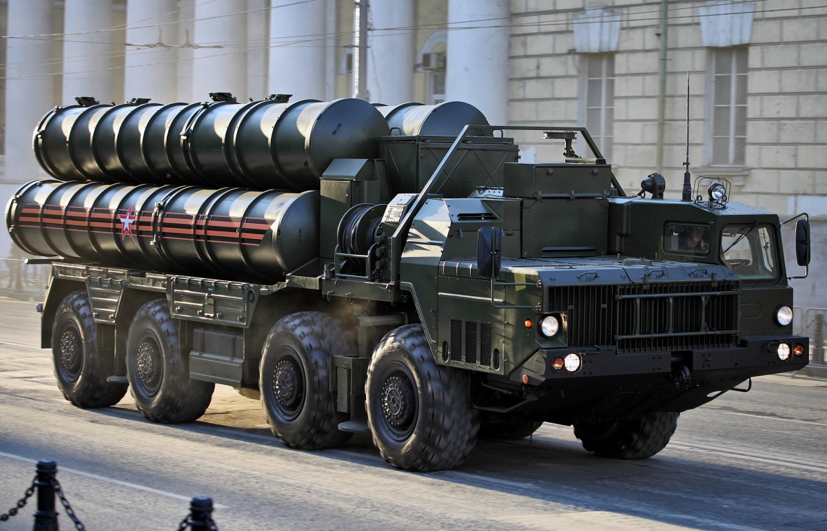 Hệ thống phòng thủ S-400 Nga: Chưa bắn một phát đạn, cả thế giới đã khuynh đảo! - Ảnh 1. Hệ thống phòng thủ S-400 Nga: Chưa bắn một phát đạn, cả thế giới đã khuynh đảo! - Ảnh 1.