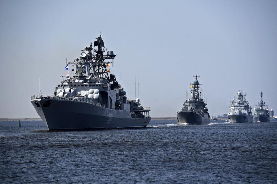 Nga duyệt binh hải quân năm 2018: Hơn 40 tàu chiến mạnh nhất, có một ngôi sao rất sáng! - Ảnh 2. Nga duyệt binh hải quân năm 2018: Hơn 40 tàu chiến mạnh nhất, có một ngôi sao rất sáng! - Ảnh 2.