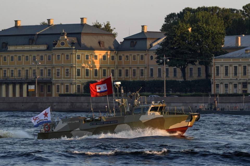 Nga duyệt binh hải quân năm 2018: Hơn 40 tàu chiến mạnh nhất, có một ngôi sao rất sáng! - Ảnh 14. Nga duyệt binh hải quân năm 2018: Hơn 40 tàu chiến mạnh nhất, có một ngôi sao rất sáng! - Ảnh 14.