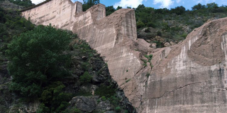 5 vụ vỡ đập thủy điện thảm khốc: Vụ lớn nhất ở Trung Quốc, 171.000 người chết - Ảnh 2. 5 vụ vỡ đập thủy điện thảm khốc: Vụ lớn nhất ở Trung Quốc, 171.000 người chết - Ảnh 2.