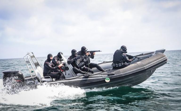 Người nhái Ukraine tập luyện tấn công Crimea: Đừng thách thức hệ thống phòng thủ Nga! - Ảnh 1. Người nhái Ukraine tập luyện tấn công Crimea: Đừng thách thức hệ thống phòng thủ Nga! - Ảnh 1.