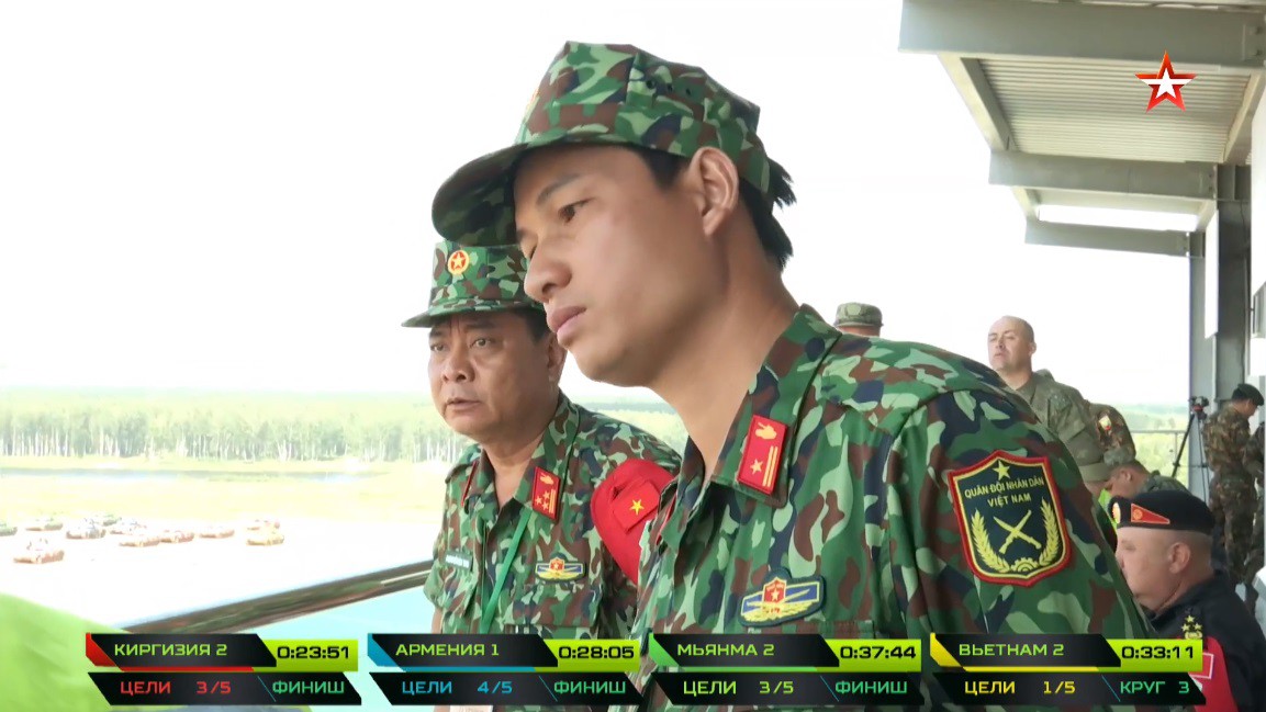 TRỰC TIẾP: Tank Biathlon 2018 - Kíp số 2 VN đấu chưa tốt, các sĩ quan khá lo lắng - Ảnh 25. TRỰC TIẾP: Tank Biathlon 2018 - Kíp số 2 VN đấu chưa tốt, các sĩ quan khá lo lắng - Ảnh 25.