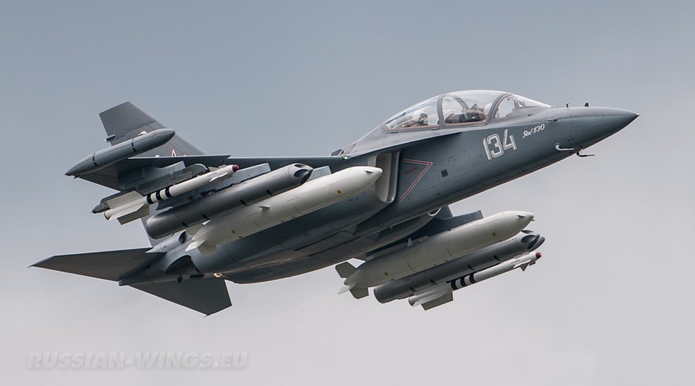 PV Việt Nam bất ngờ: KQ Lào vứt quan tài bay MiG-21, nhận máy bay mới rất hiện đại - Ảnh 4. PV Việt Nam bất ngờ: KQ Lào vứt quan tài bay MiG-21, nhận máy bay mới rất hiện đại - Ảnh 4.