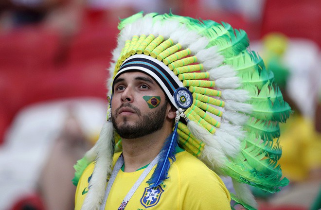 CĐV Brazil đau đớn, rơi nước mắt chứng kiến Brazil bị loại cay đắng 20