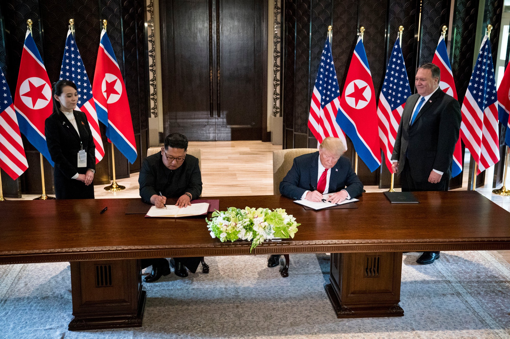 Triều Tiên đòi Israel trả 1 tỷ USD tiền mặt để không bán công nghệ tên lửa cho Iran - Ảnh 1. Triều Tiên đòi Israel trả 1 tỷ USD tiền mặt để không bán công nghệ tên lửa cho Iran - Ảnh 1.