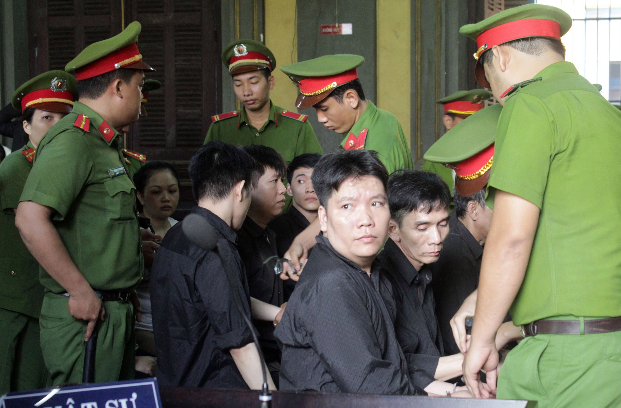 5 án tử hình, 4 án chung thân dành cho liên minh buôn 37kg ma túy xuyên quốc gia - ảnh 1 5 án tử hình, 4 án chung thân dành cho liên minh buôn 37kg ma túy xuyên quốc gia - Ảnh 1.