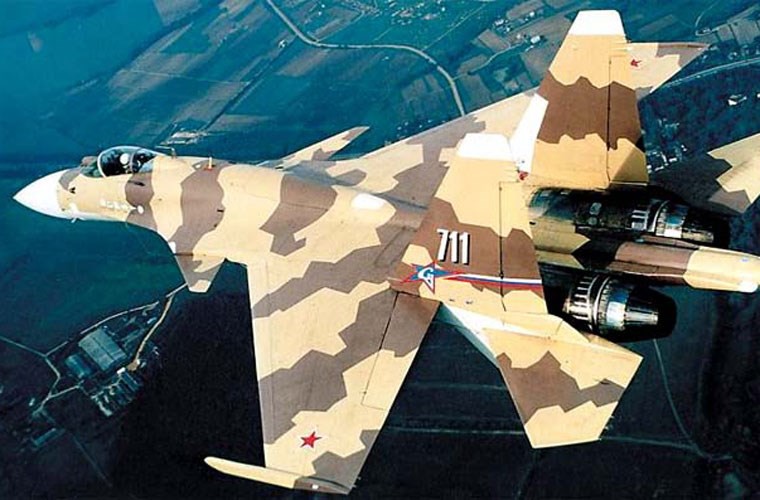 Tiêm kích Su-37 lần đầu xuất hiện đã khiến Phương Tây sửng sốt, sốc và lo sợ? - Ảnh 1. Tiêm kích Su-37 lần đầu xuất hiện đã khiến Phương Tây sửng sốt, sốc và lo sợ? - Ảnh 1.