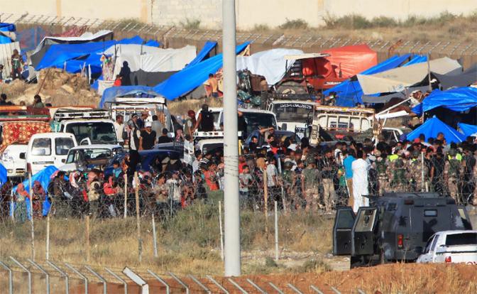 Phương Tây: Dân Syria bỏ chạy không phải vì Assad, mà vì những ác quỷ người Nga - Ảnh 2. Phương Tây: Dân Syria bỏ chạy không phải vì Assad, mà vì những ác quỷ người Nga - Ảnh 2.