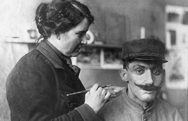 Bằng khả năng điêu khắc, người phụ nữ này đã giúp vô số thương binh Thế chiến I lấy lại cuộc sống bình thường - Ảnh 2.