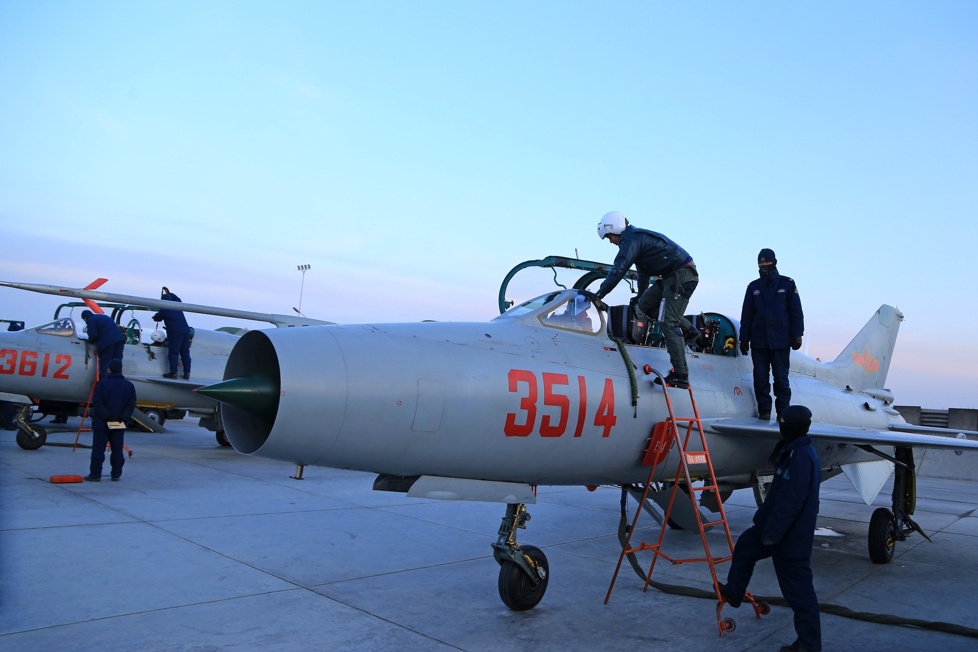 Đông nhưng không mạnh - Đây là điểm yếu chết người của Không quân Trung Quốc - Ảnh 3. Đông nhưng không mạnh - Đây là điểm yếu chết người của Không quân Trung Quốc - Ảnh 3.