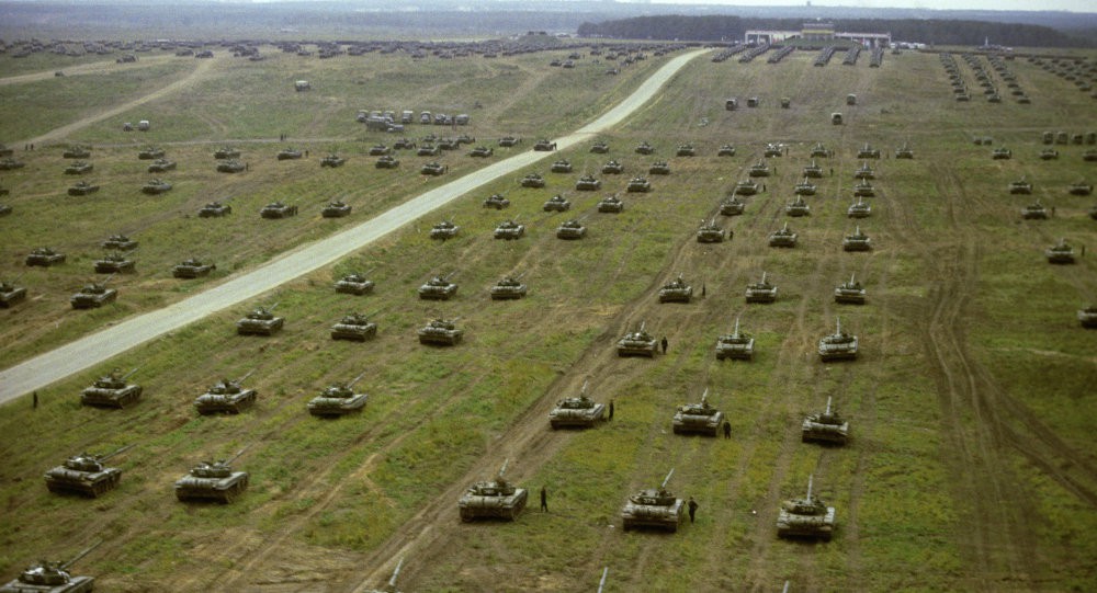 Những hình ảnh ấn tượng về cuộc tập trận lớn nhất lịch sử Liên Xô - Ảnh 2. Những hình ảnh ấn tượng về cuộc tập trận lớn nhất lịch sử Liên Xô - Ảnh 2.