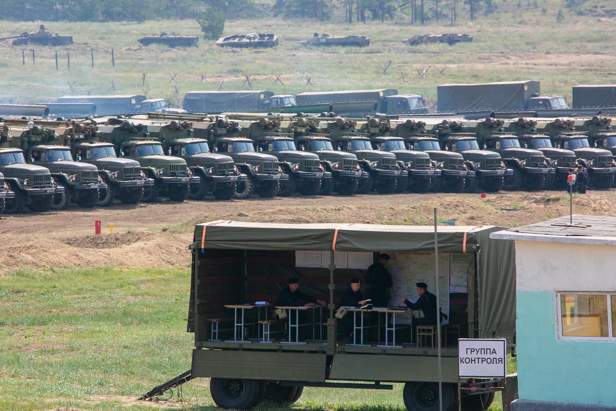 Điều đáng ngạc nhiên khi Nga huy động số lượng lớn xe tăng T-62 và T-72 tập trận - Ảnh 6. Điều đáng ngạc nhiên khi Nga huy động số lượng lớn xe tăng T-62 và T-72 tập trận - Ảnh 6.